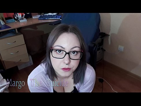 ❤️ Seksi djevojka s naočalama duboko siše dildo na kameri ☑  Seks u pornografiji bs.analpics.ru ❤